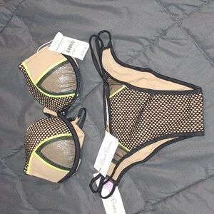 Beach Bunny NWT High Voltage MD Swimsuit